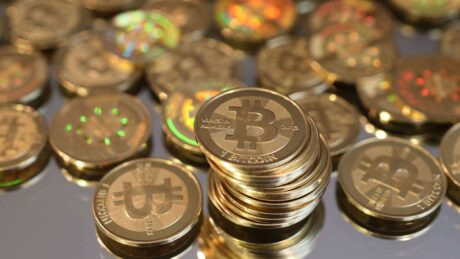 Bitcoin Miners Suffer Over $1 Billion Loss In Q2 2022