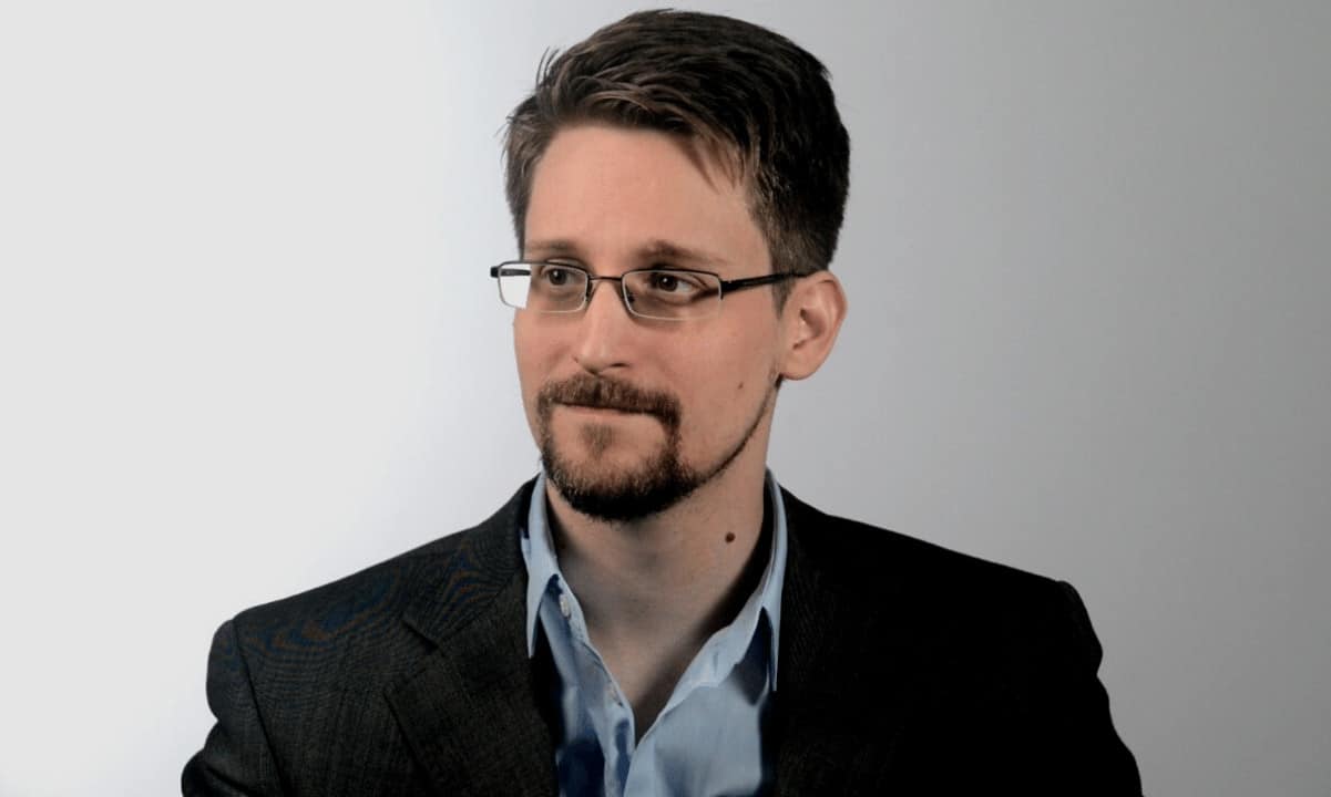 Edward Snowden Granted Citizenship in Russia by Vladimir Putin